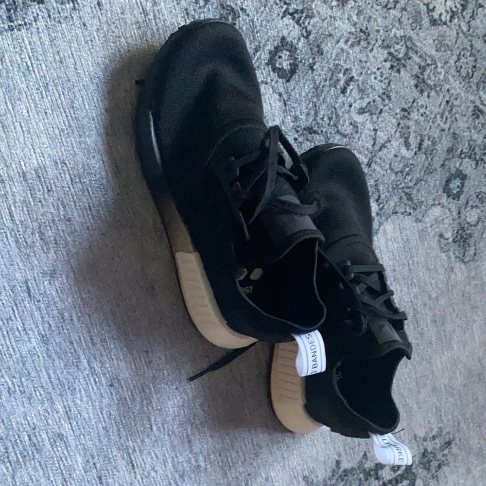 Adidas NMD WOMENS 6.5/ men’s 5.5